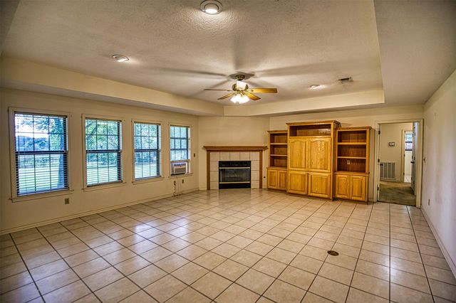 655 Farmers Road, Brenham, TX 77833