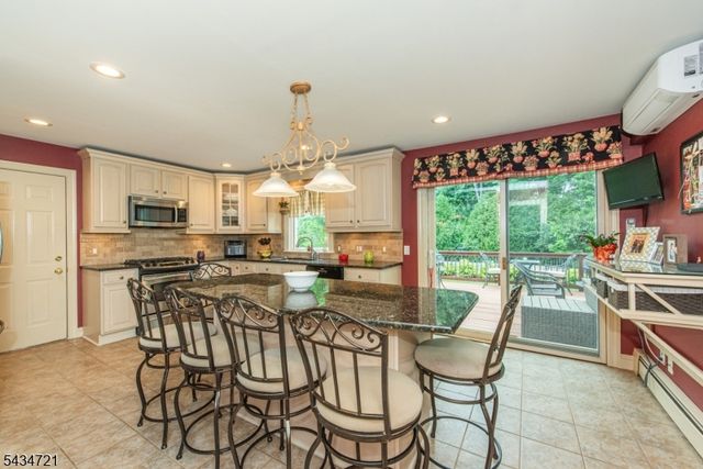 31 Yorkshire Ave, West Milford Twp., NJ 07480