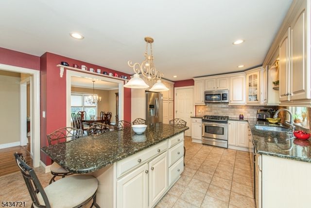 31 Yorkshire Ave, West Milford Twp., NJ 07480