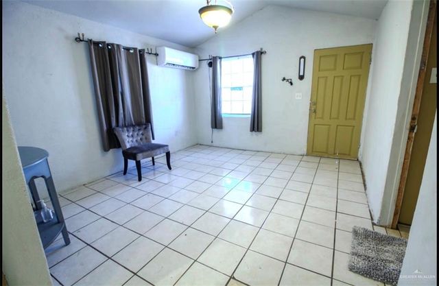 5456 E Juarez Boulevard, Rio Grande City, TX 78582