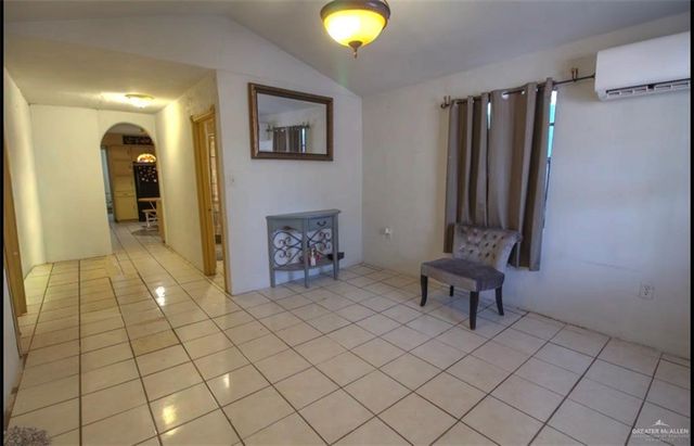 5456 E Juarez Boulevard, Rio Grande City, TX 78582