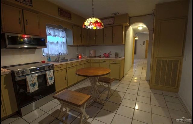 5456 E Juarez Boulevard, Rio Grande City, TX 78582