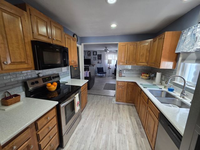 1313 W 4th Street N, Newton, IA 50208