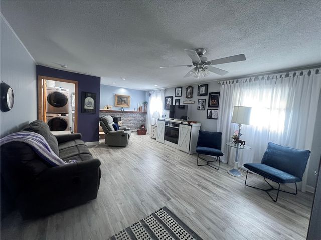 1313 W 4th Street N, Newton, IA 50208