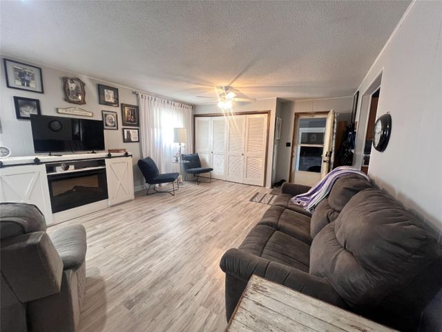 1313 W 4th Street N, Newton, IA 50208