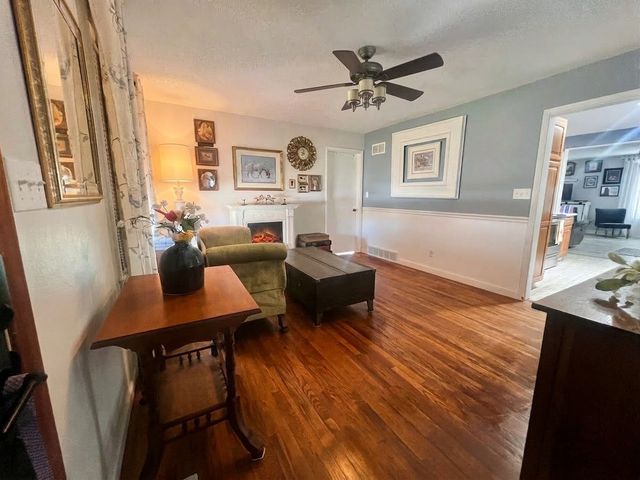 1313 W 4th Street N, Newton, IA 50208