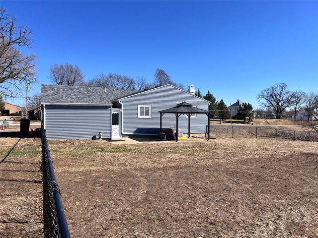 1313 W 4th Street N, Newton, IA 50208