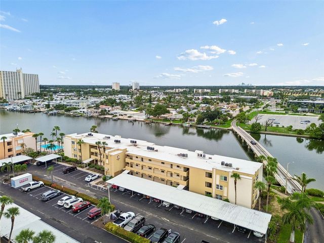 7465 BAY ISLAND DRIVE S 313, South Pasadena, FL 33707