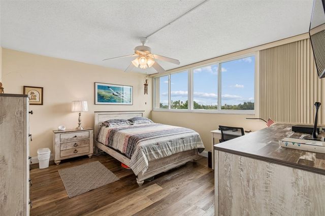 7465 BAY ISLAND DRIVE S 313, South Pasadena, FL 33707