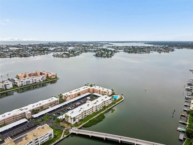 7465 BAY ISLAND DRIVE S 313, South Pasadena, FL 33707