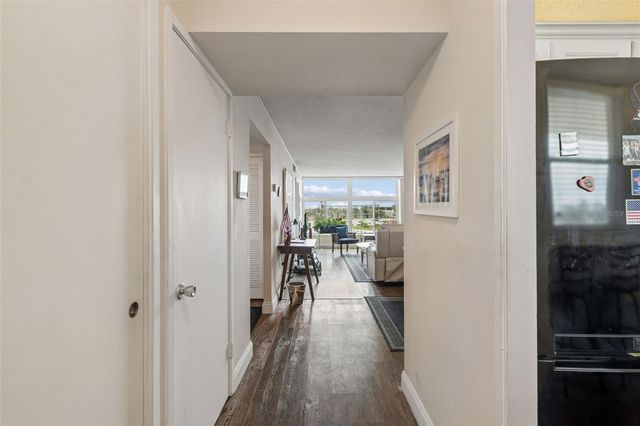 7465 BAY ISLAND DRIVE S 313, South Pasadena, FL 33707