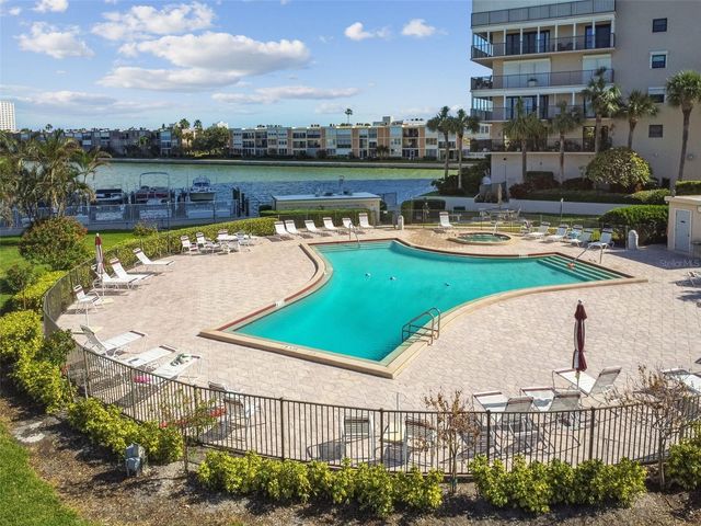 7465 BAY ISLAND DRIVE S 313, South Pasadena, FL 33707