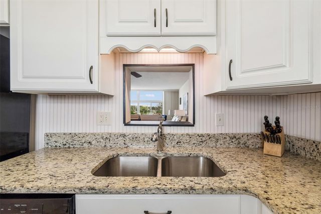 7465 BAY ISLAND DRIVE S 313, South Pasadena, FL 33707