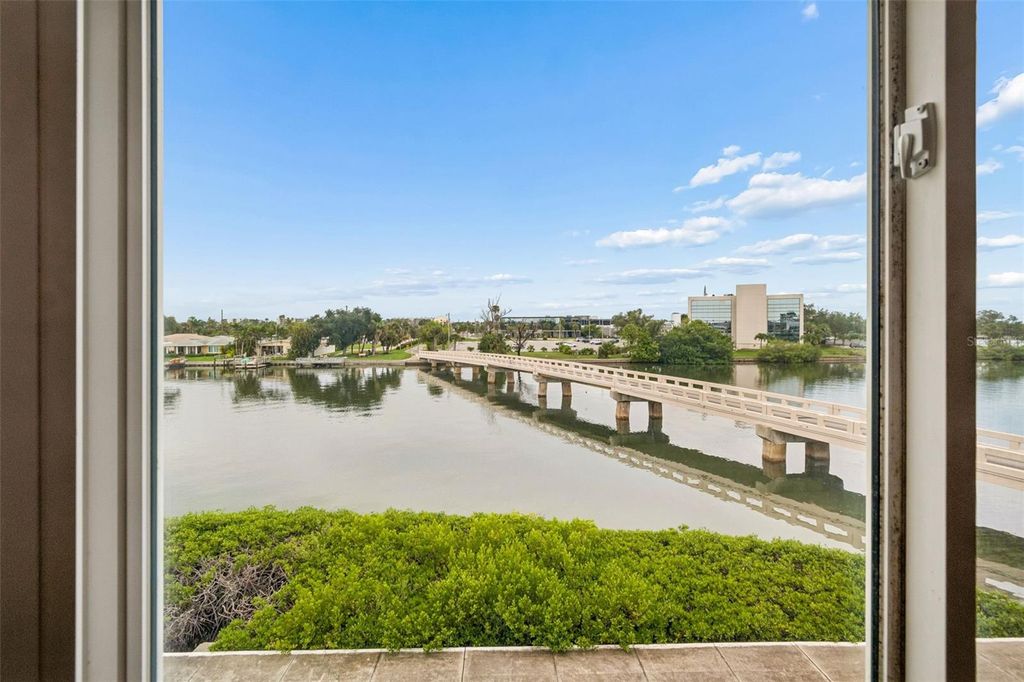 7465 BAY ISLAND DRIVE S 313, South Pasadena, FL 33707