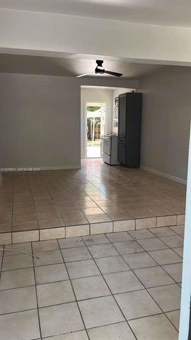 308 SW 16th St, Fort Lauderdale, FL 33315