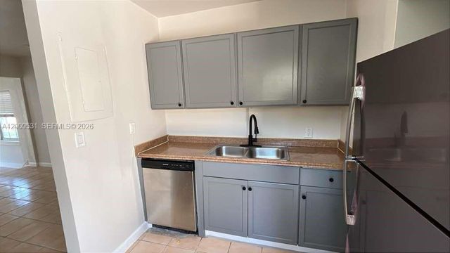 308 SW 16th St, Fort Lauderdale, FL 33315