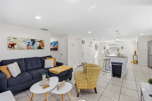 10001 N ANNETTE AVENUE, Tampa, FL 33612