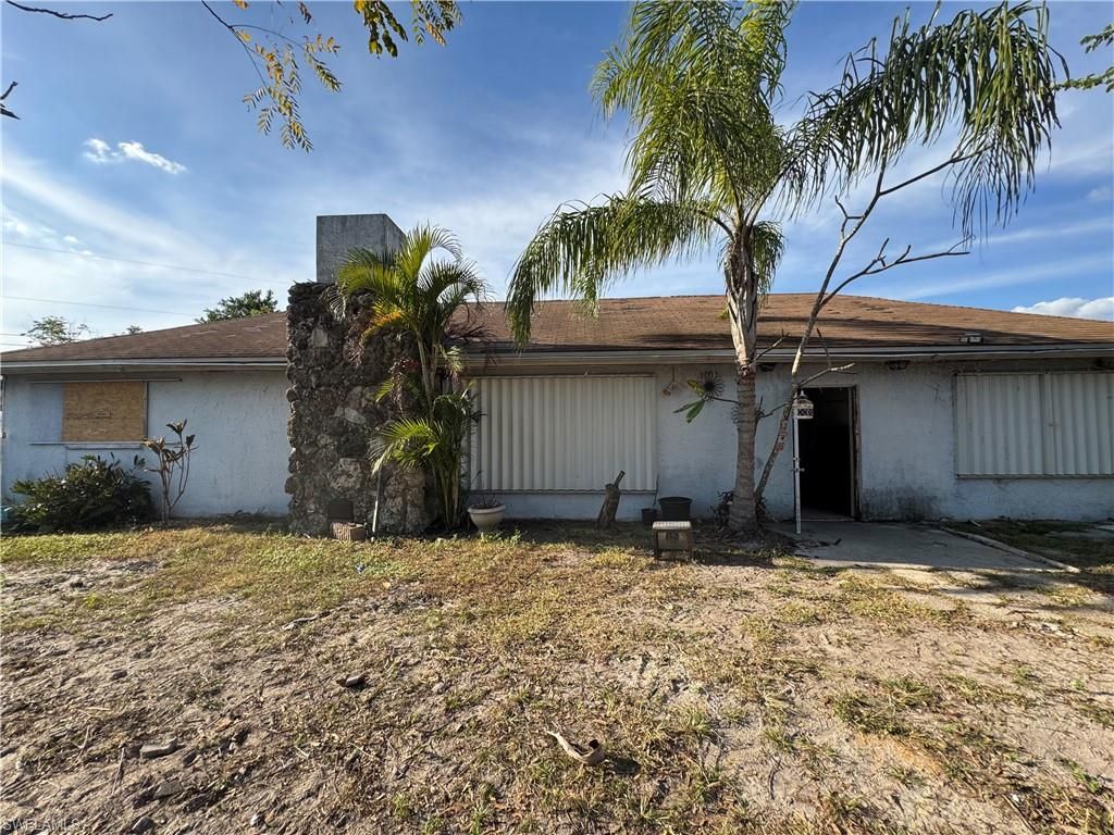 8306 Suncoast DR, NORTH FORT MYERS, FL 33917 — exterior