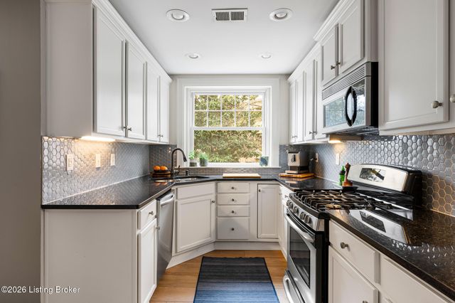 1601 Spring Dr APT 19, Louisville, KY 40205