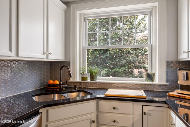 1601 Spring Dr APT 19, Louisville, KY 40205