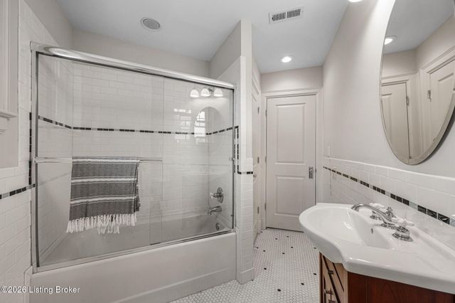 1601 Spring Dr APT 19, Louisville, KY 40205