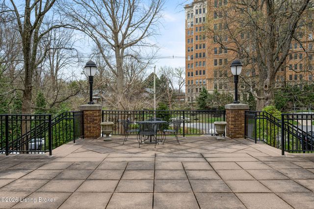 1601 Spring Dr APT 19, Louisville, KY 40205