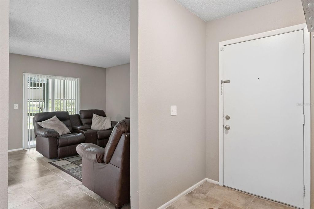 Image 2 of property listing at 2417 BARLEY CLUB COURT 1, Orlando, FL 32837
