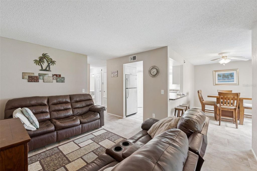 Image 4 of property listing at 2417 BARLEY CLUB COURT 1, Orlando, FL 32837
