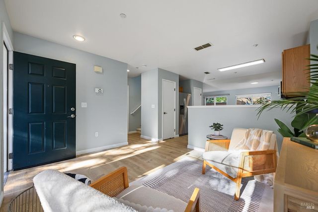 84 Captain Nurse Cir, Novato, CA 94949