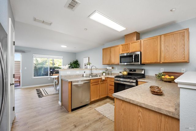 84 Captain Nurse Cir, Novato, CA 94949