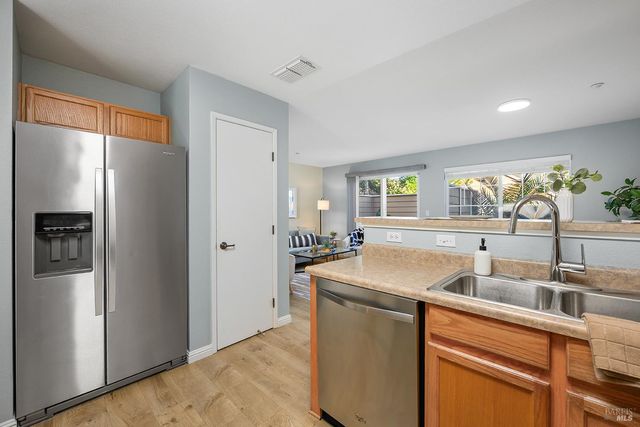 84 Captain Nurse Cir, Novato, CA 94949