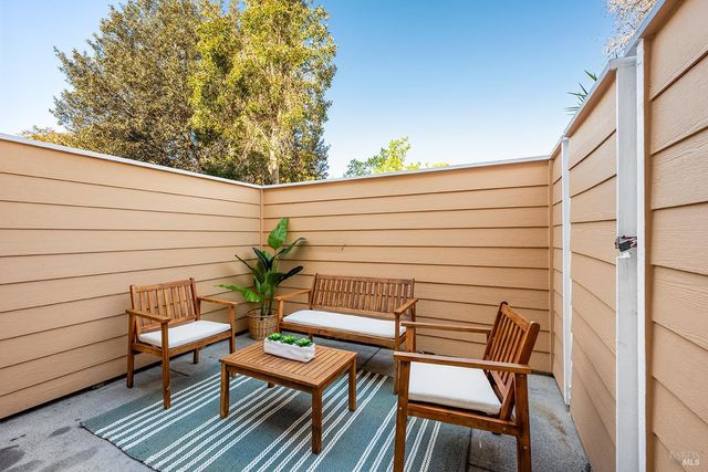 84 Captain Nurse Cir, Novato, CA 94949