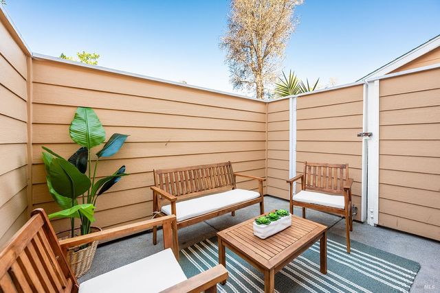 84 Captain Nurse Cir, Novato, CA 94949