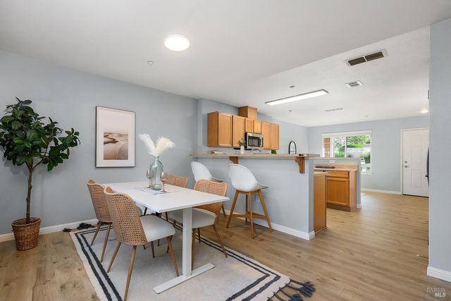 84 Captain Nurse Cir, Novato, CA 94949