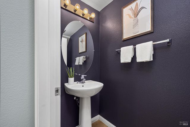 84 Captain Nurse Cir, Novato, CA 94949