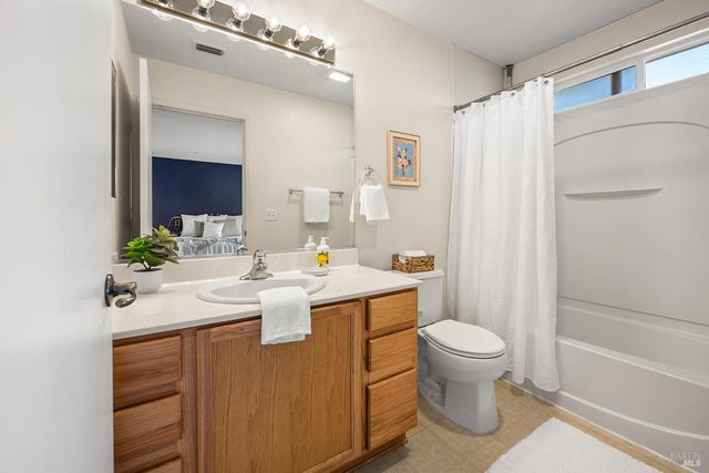 84 Captain Nurse Cir, Novato, CA 94949