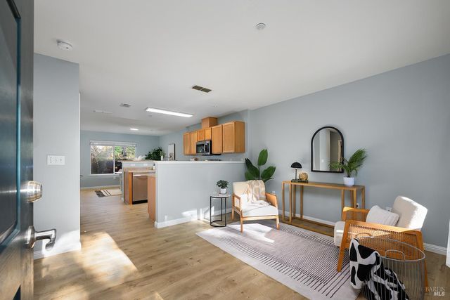 84 Captain Nurse Cir, Novato, CA 94949