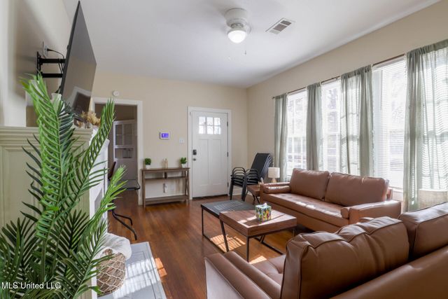 522 Taylor Street, Jackson, MS 39216