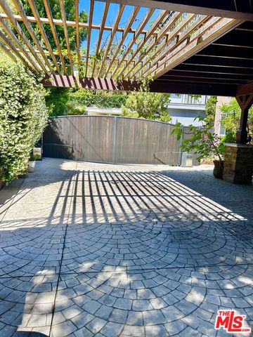 503 N Greencraig Road, Los Angeles, CA 90049