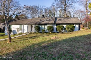 115 Lake Circle Circle, Harriman, TN 37748