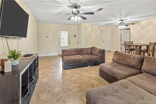 1101 Marvin Avenue, Leesville, LA 71446