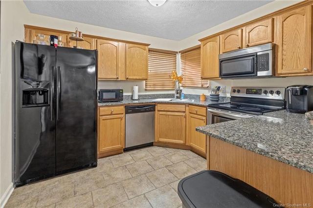 1101 Marvin Avenue, Leesville, LA 71446