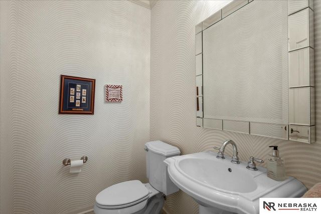 9030 Whispering Wind Road, Lincoln, NE 68512
