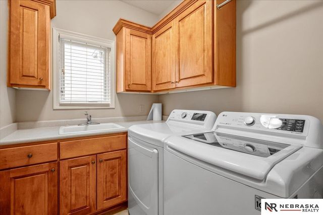 9030 Whispering Wind Road, Lincoln, NE 68512