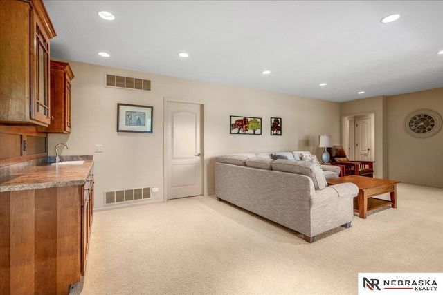 9030 Whispering Wind Road, Lincoln, NE 68512