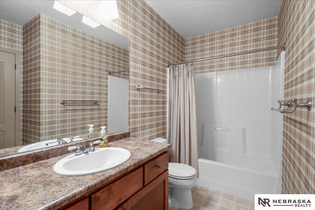 9030 Whispering Wind Road, Lincoln, NE 68512