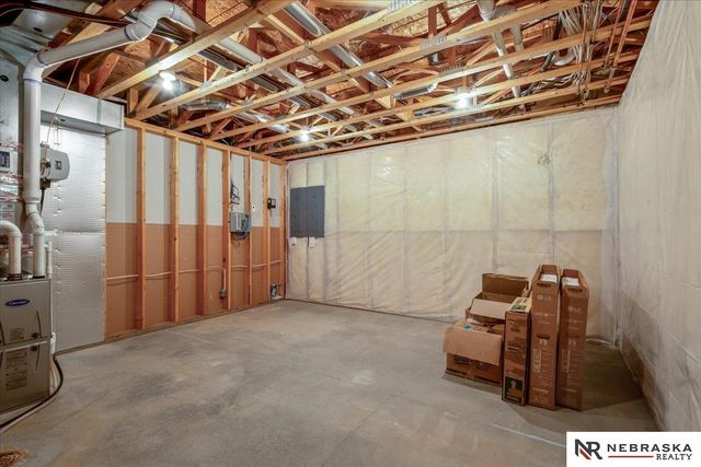 9030 Whispering Wind Road, Lincoln, NE 68512