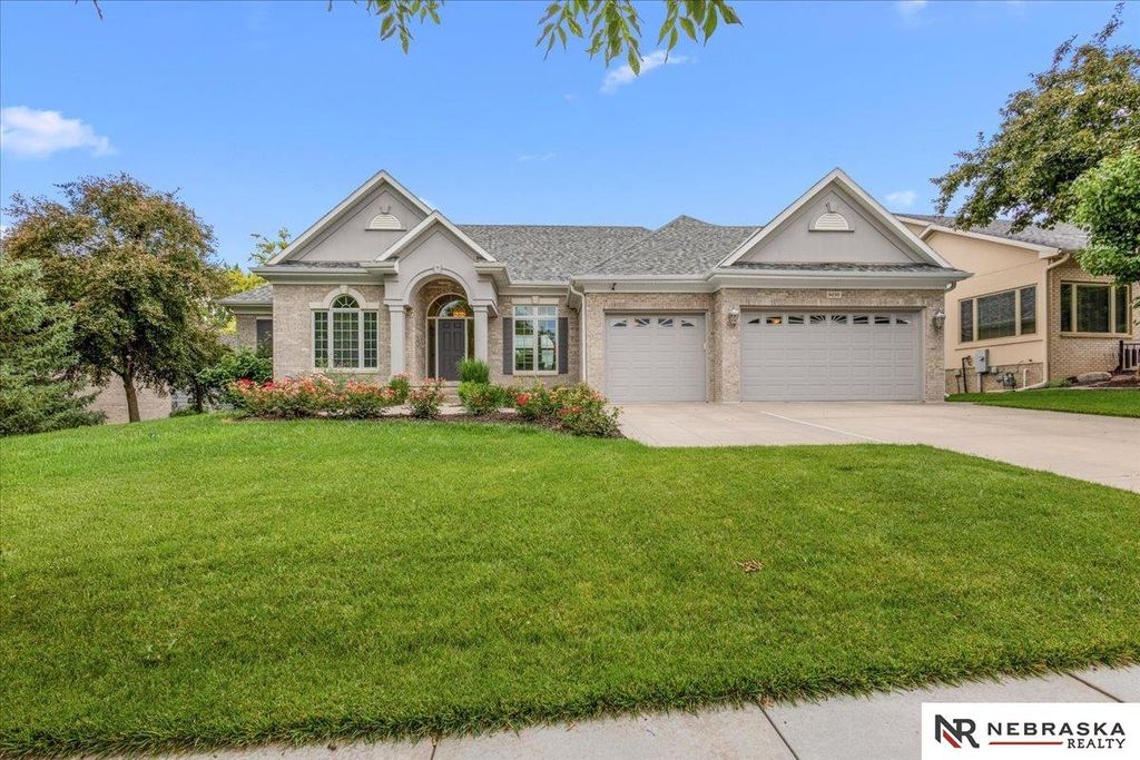 9030 Whispering Wind Road, Lincoln, NE 68512