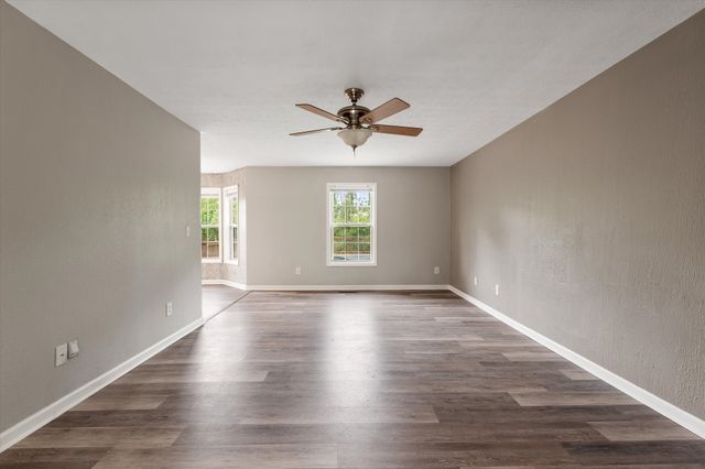 78 Angela Ln, Westmoreland, TN 37186