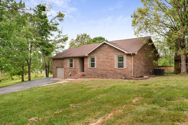 78 Angela Ln, Westmoreland, TN 37186